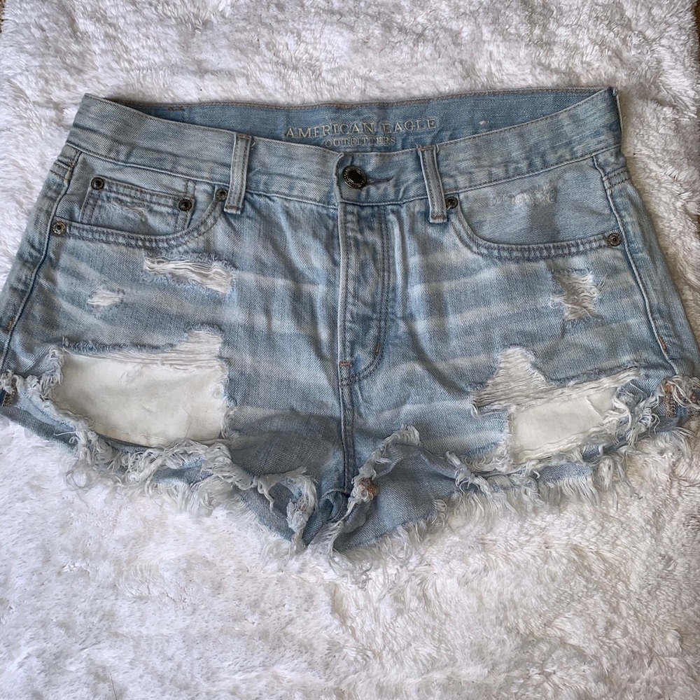 AE American Eagle Button Fly shorts Distressed Light Wash Size 6